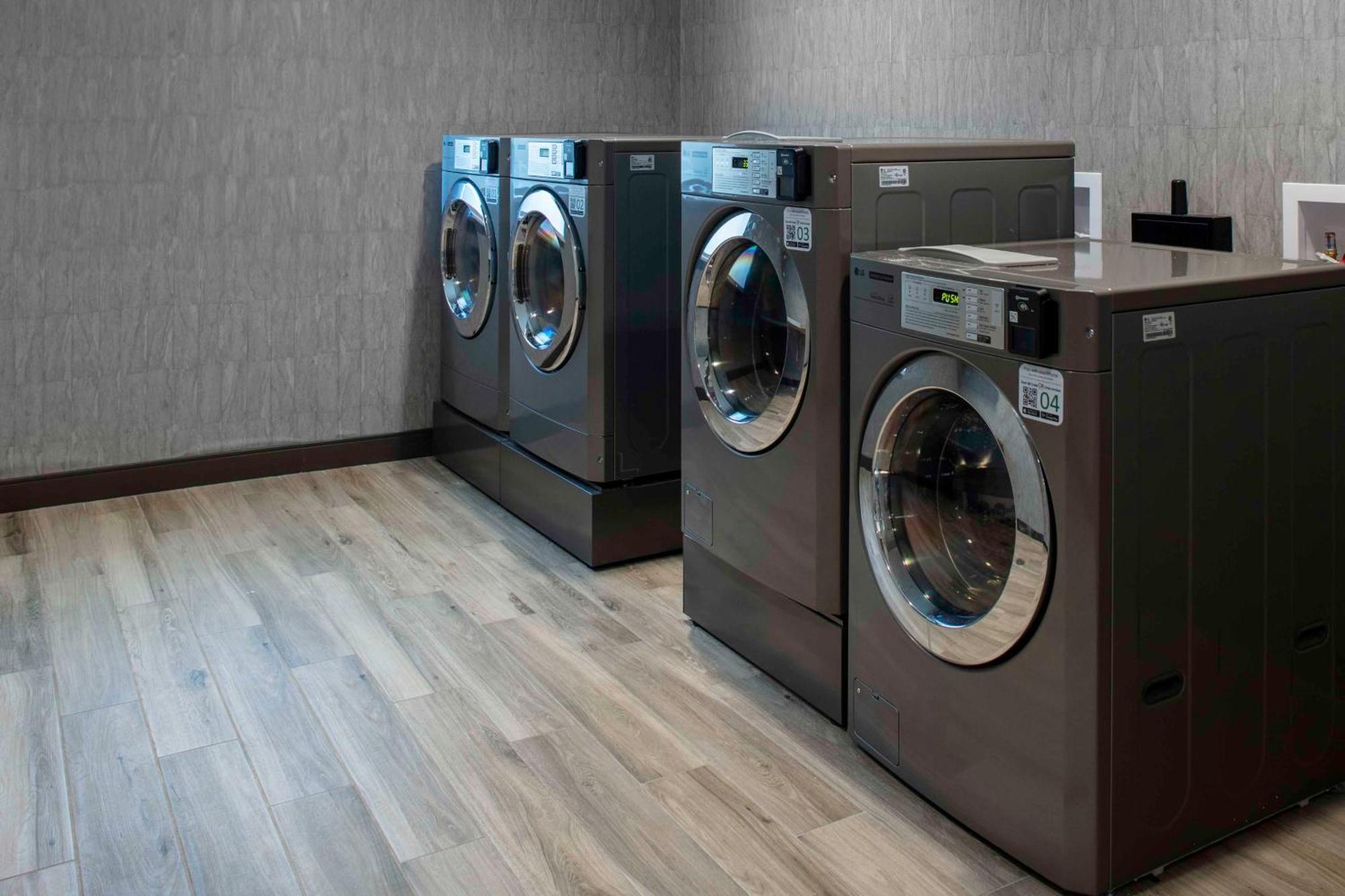 Home2 Suites By Hilton Lynchburg Bagian luar foto
